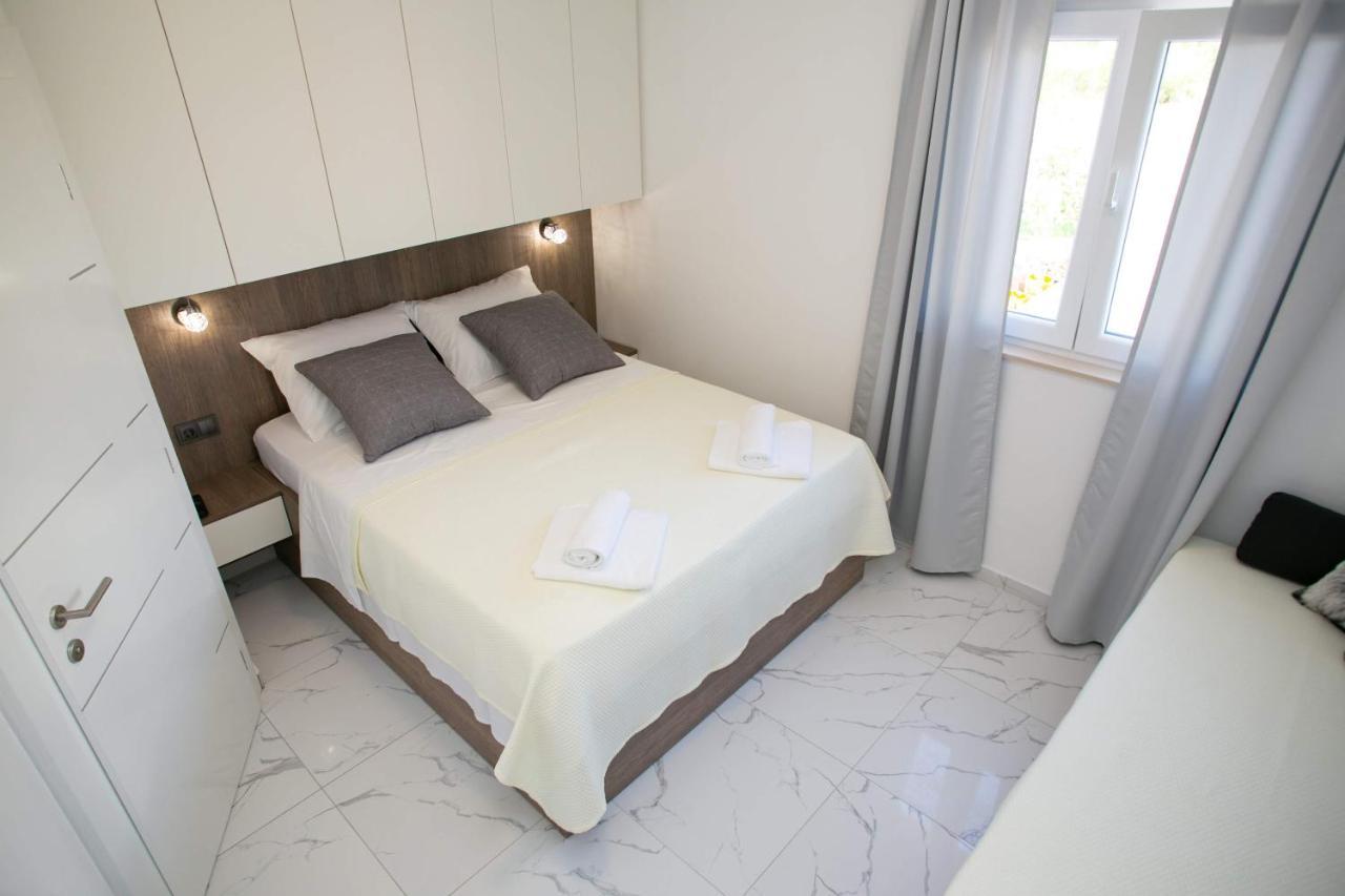 Apartments Sun Dance With Heated Pool Novalja Exterior photo
