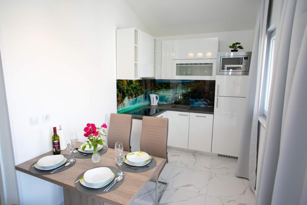 Apartments Sun Dance With Heated Pool Novalja Exterior photo