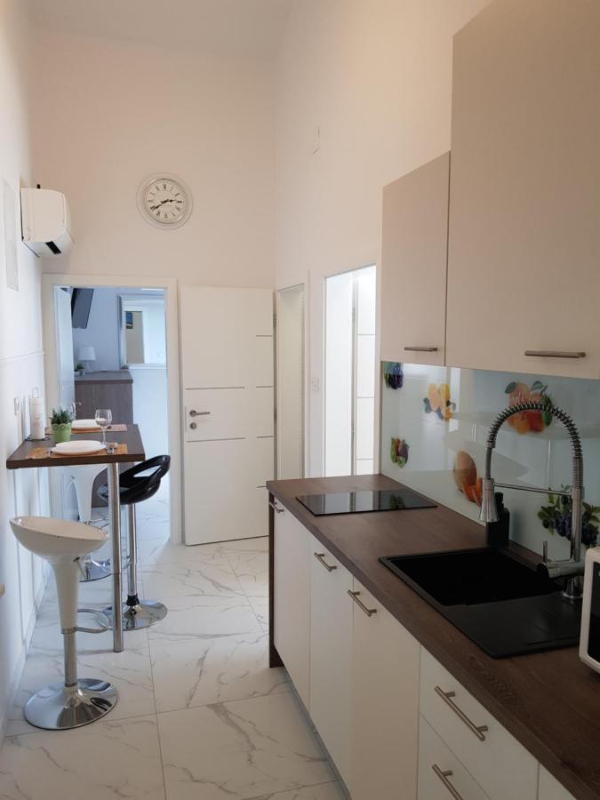 Apartments Sun Dance With Heated Pool Novalja Exterior photo