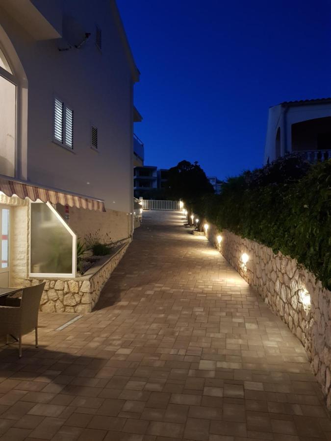 Apartments Sun Dance With Heated Pool Novalja Exterior photo
